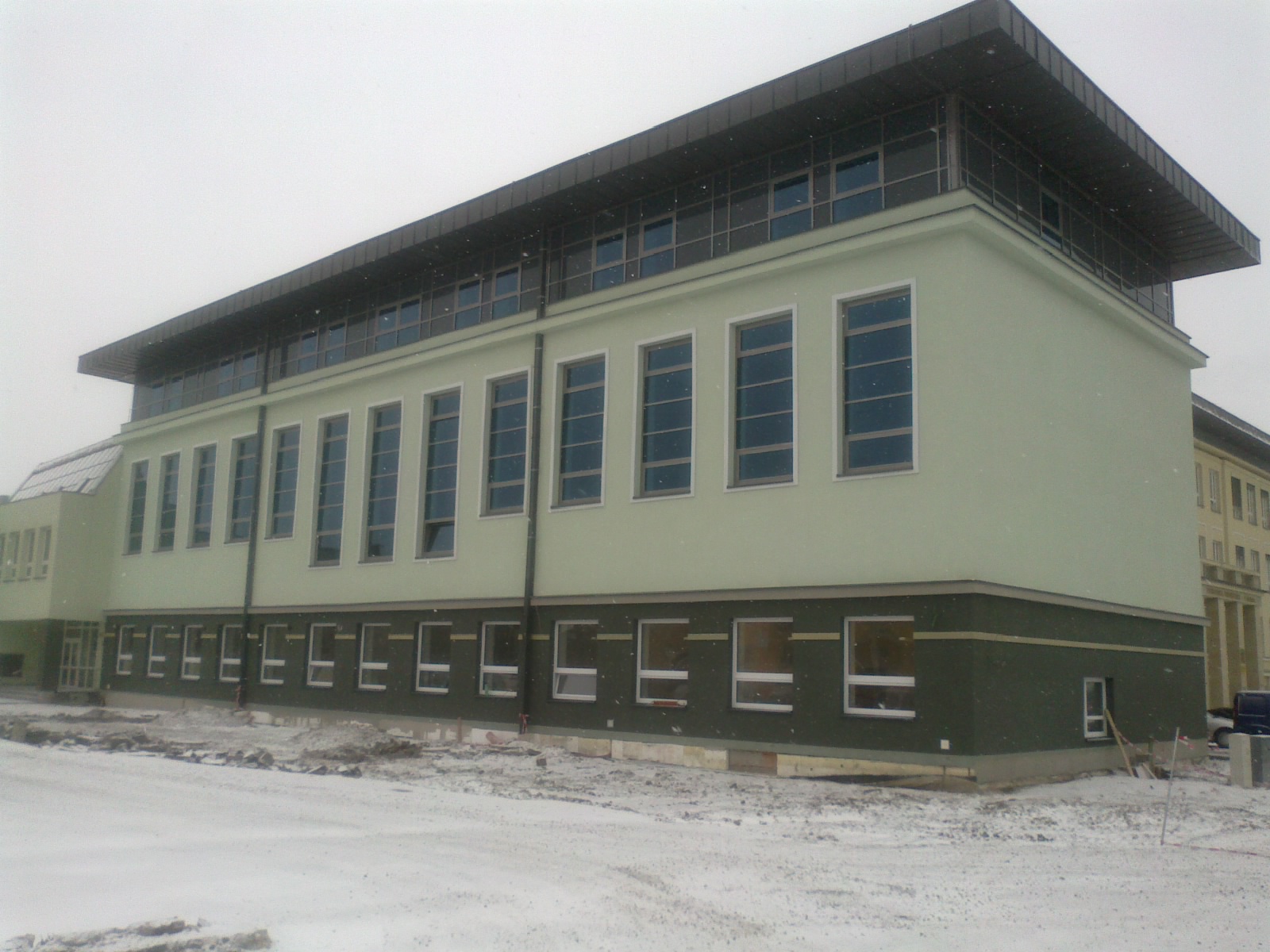 Reconstruction of former elementary school on 17th November street