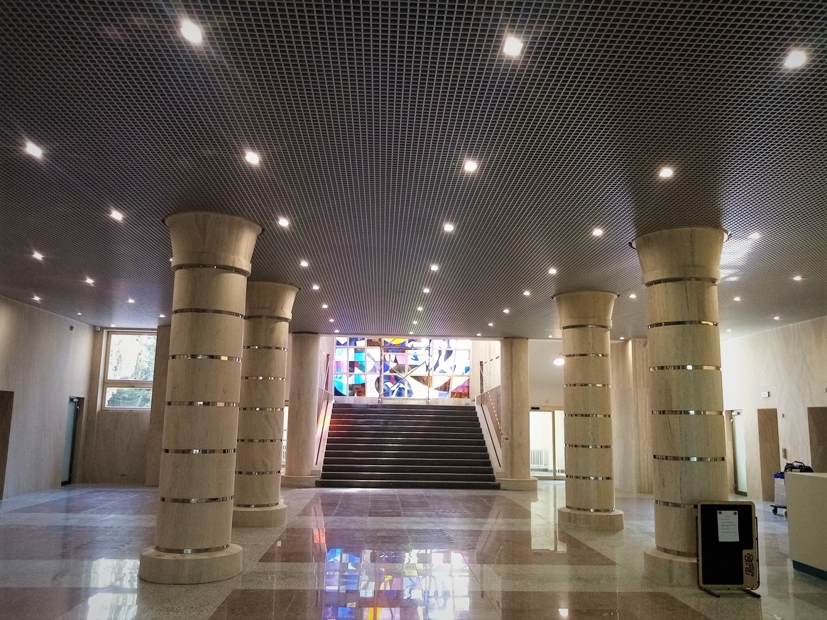 Building modifications part B I. NP and II. NP - ENTRANCE HALL - PSK headquarters building