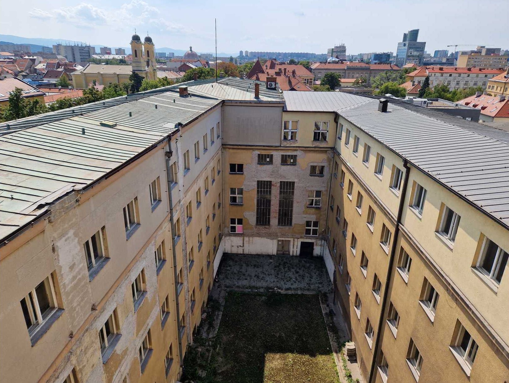 Pošta 1930, Tract A, Office premises of Caterpillar Slovakia s.r.o.